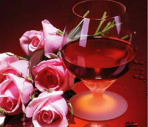 玫瑰红葡萄酒好喝吗？玫瑰红葡萄酒的特点是什么