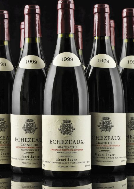 邦瀚斯拍卖行举办葡萄酒大师协会线上拍卖活动，共筹集到121,370英镑基金