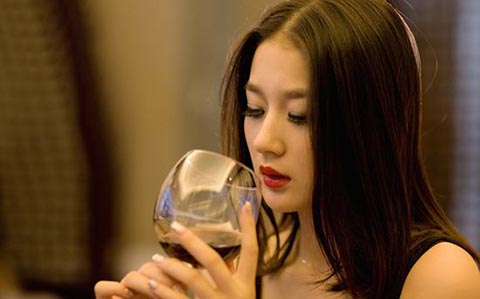 让女人越喝越漂亮的张裕红红葡萄酒