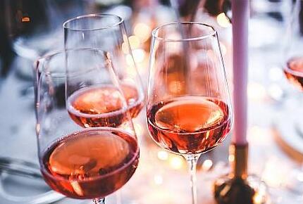 桃红葡萄酒搭配什么比较合适？