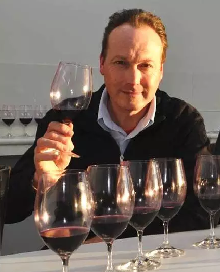 Neil Hadley MW专访：26岁就通过葡萄酒大师考试