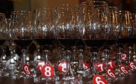 第七届民间葡萄酿酒大赛日前在张裕酒城之窗成功举办