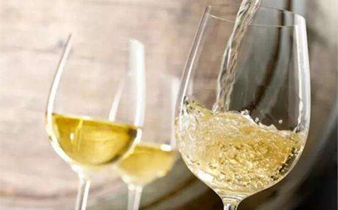 勃艮第十大“醉”贵的白葡萄酒介绍