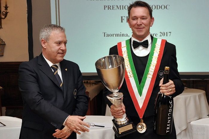 特伦蒂诺侍酒师荣获“2017年意大利最佳侍酒师”称号