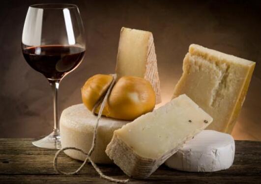 红酒配什么奶酪？不同奶酪应该怎么配红酒？