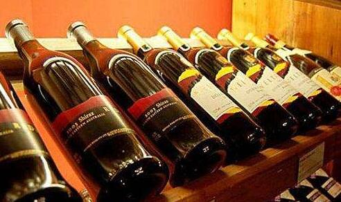 今年1月，国家质检总局检测到两批不合格进口葡萄酒