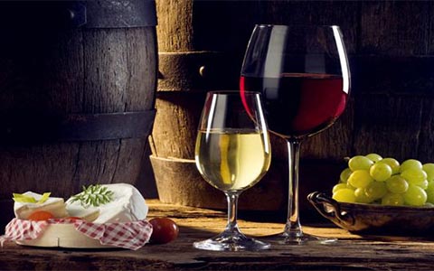 2004年拉图城堡红葡萄酒价格是多少？
