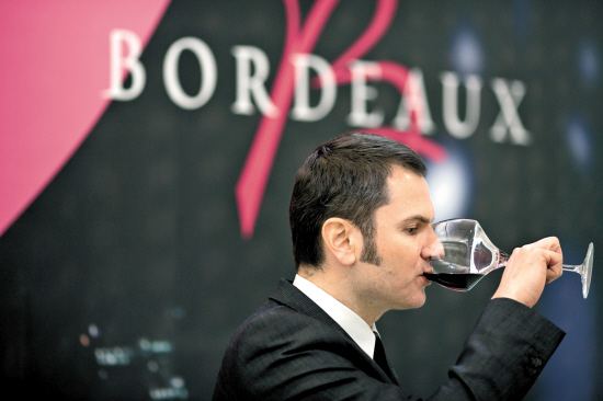 法国波尔多葡萄酒协会亚太区总裁到访考察蓬莱市葡萄酒产业