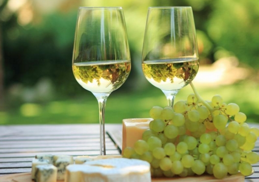 白葡萄酒的酿制方法 与红葡萄酒有什么不同