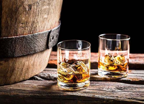 威士忌到底该怎么喝？是否加冰，兑饮料或者纯饮？
