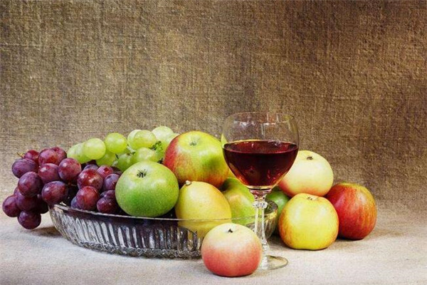 葡萄酒与水果搭配的鲜香感
