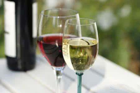 盲品分辨酿酒葡萄所占比重  真的假的？