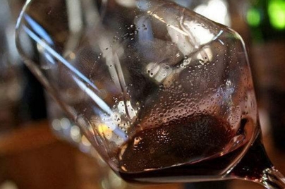 葡萄酒里的沉淀物是变质了吗？