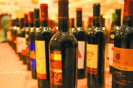 蓬莱葡萄酒企业日前签署了《行业自律承诺书》