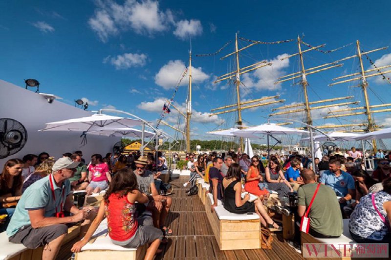 波尔多葡萄酒节20周年：美酒文化盛宴与高桅帆船赛碰撞的夏日狂欢