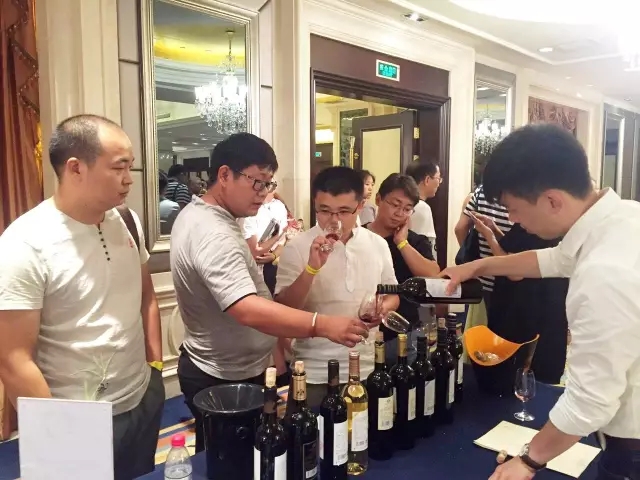 加盟沙地，与沙地酒庄一起亮相G100获奖酒全国巡回品鉴会郑州站