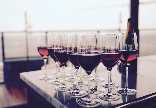 黑比诺、梅洛、设拉子红葡萄酒的品尝比较
