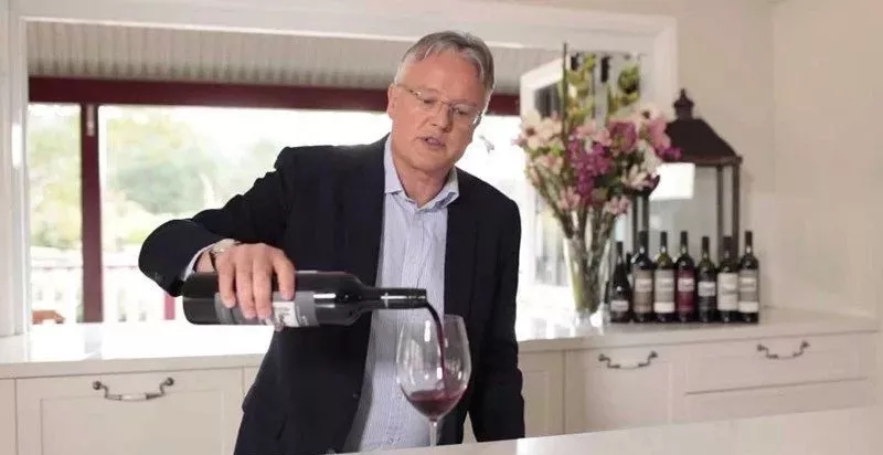 Andrew Caillard MW：一款葡萄酒能获得大赛或评委认可，匹配消费者就更容易