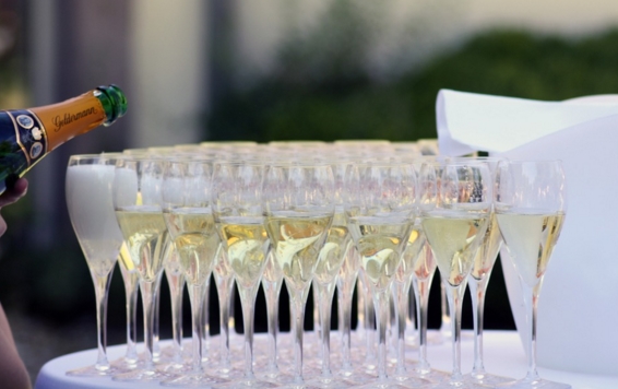 历史上塑造香槟的五个重要瞬间