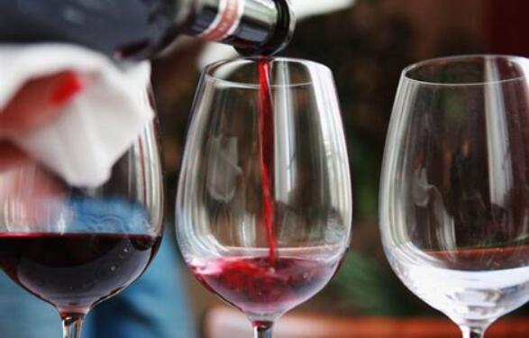 喝葡萄酒的好处和坏处？