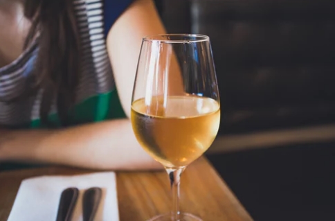 为什么葡萄酒会有黄油味？