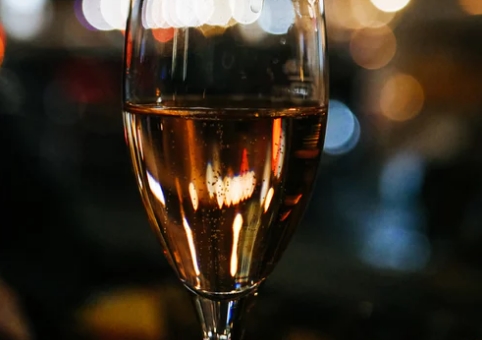 香槟和葡萄酒有什么区别？