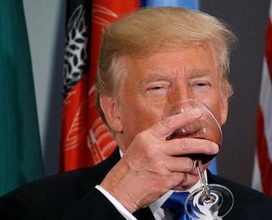 美国总统特朗普发推文吐槽法国向美国葡萄酒征收的关税过高