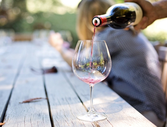 6种常见的葡萄酒缺陷及其气味
