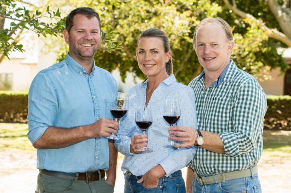 南非开普酿酒同业公会新增加两名成员