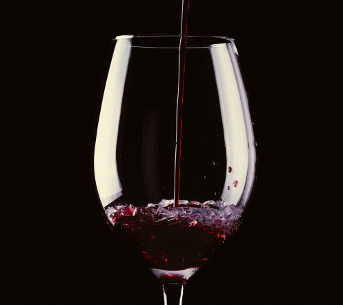 现在红酒比较广泛想知道品尝红酒的过程。
