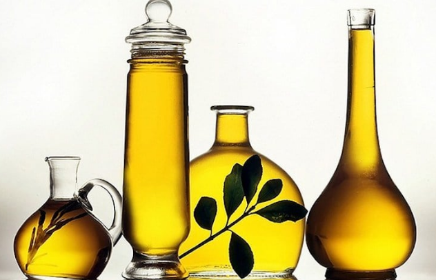 五款酒厂出产的橄榄油