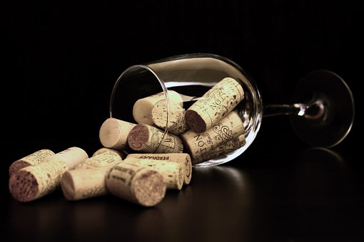 为什么葡萄酒一定要用软木塞呢？