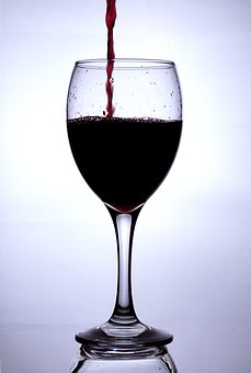 为什么说葡萄酒酒标或将更简洁呢？