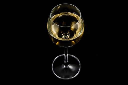 有谁是比较了解红葡萄酒的饮用礼仪的呢？ 