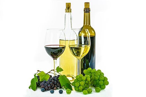 让小编带大家去品味百年葡萄酒混酿吧！