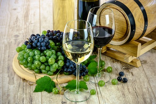 葡萄酒的香气来自哪些的物质呢？