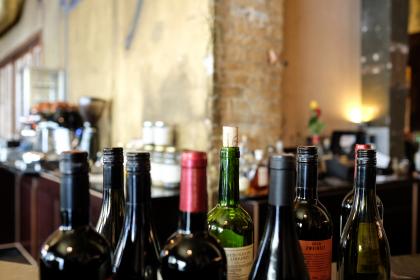 经过数据调查得出中档葡萄酒最值得投资？