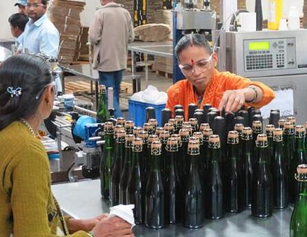 为符合国际标准，印度葡萄酒贴上新标签