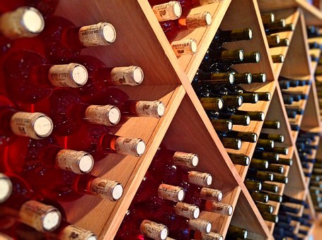 葡萄酒收藏是怎样的呢？大家知道怎么做吗？