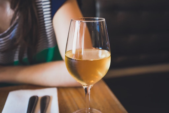 贵腐酒是用什么葡萄酿制的？