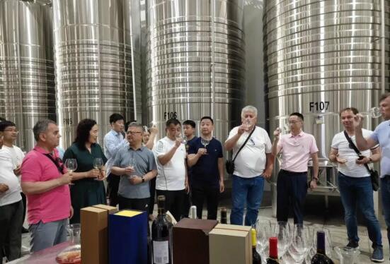 克罗地亚欧普森市政府代表到访阳光田宇国际酒庄