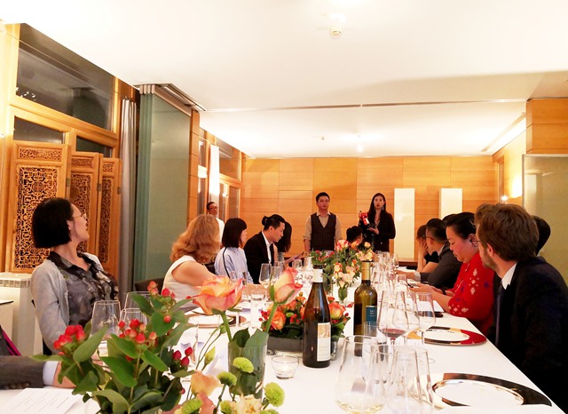 瑞士葡萄酒品鉴会及晚宴在瑞士驻华大使馆举办
