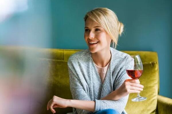 最新研究：喝一杯红葡萄酒相当于健身锻炼一小时