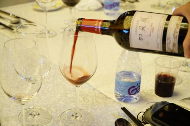 贺兰山东麓葡萄酒亮相深圳，展示国产酒的魅力与风采！
