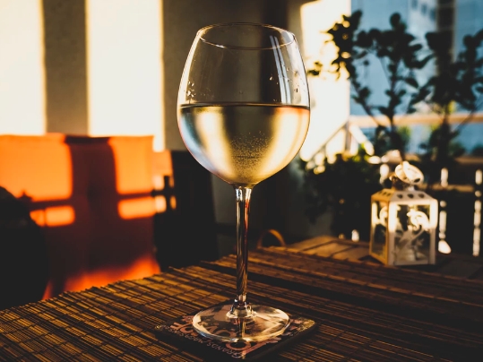 白葡萄酒自己怎么酿？