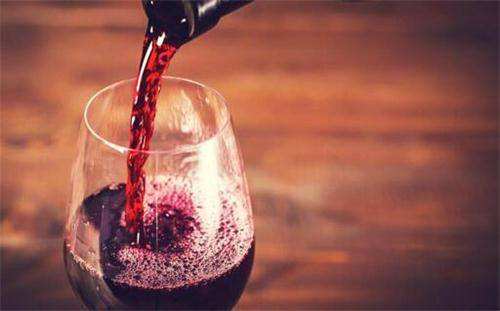 红白葡萄酒分别适合在哪些场合饮用你知道吗？