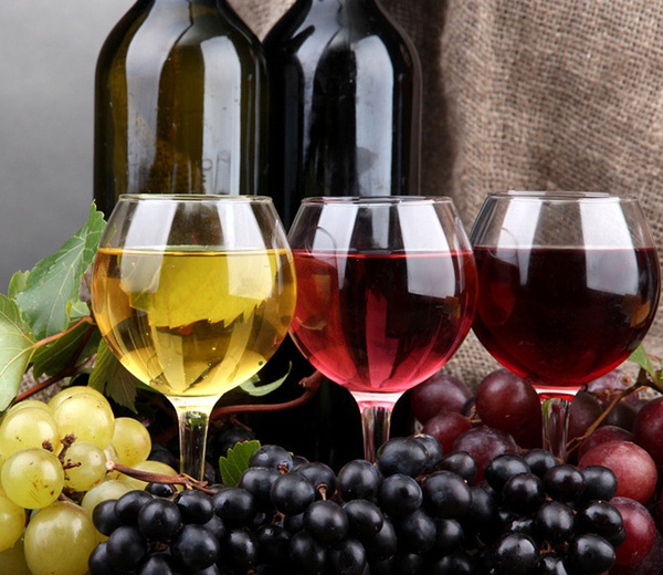 如何挑选食用葡萄来酿酒呢？