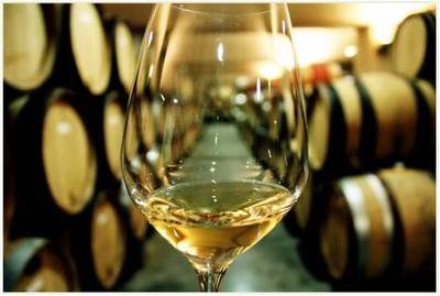 酸在葡萄酒酿造过程中的起到什么作用？