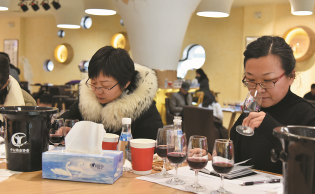 秦皇岛市碣石山产区葡萄酒堡新产品发布会日前举行