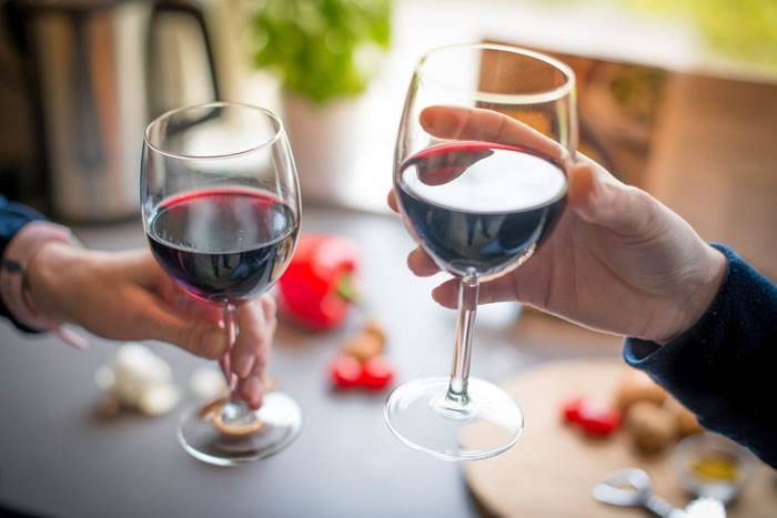 最新研究：每周喝一瓶葡萄酒，患癌几率增加1%